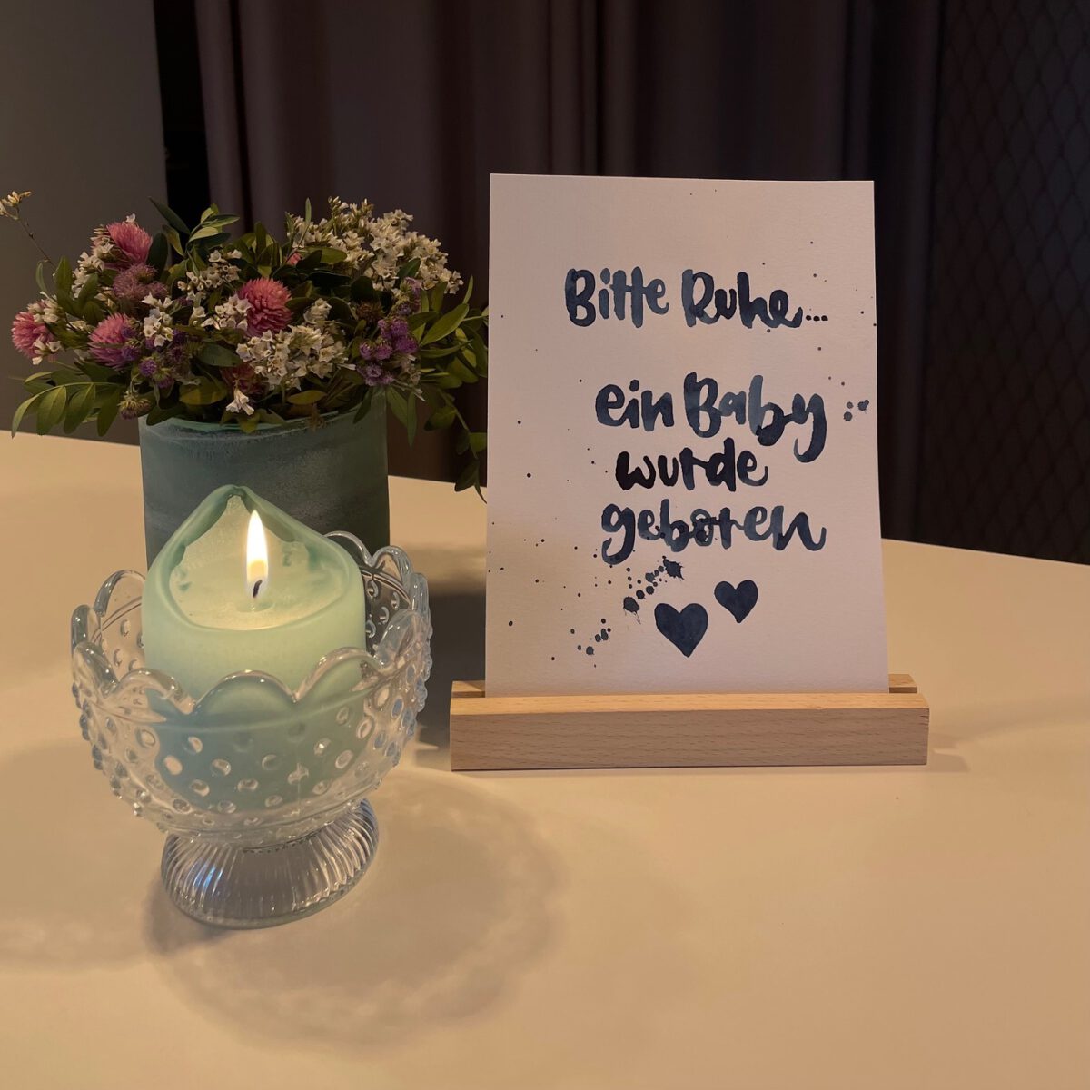 Bitte Ruhe… ein Baby wurde geboren.